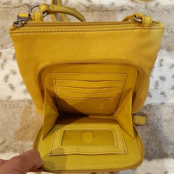 Fossil Yellow Pebbled Leather Small Crossbody Bag Purse Organizer💛 - Picture 2 of 7